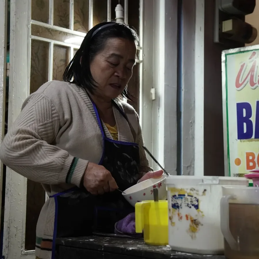 Bếp nấu món nóng